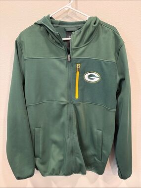 NFL Kids Green Full-Zip Puffer Hoodie with Yellow Zip Accent